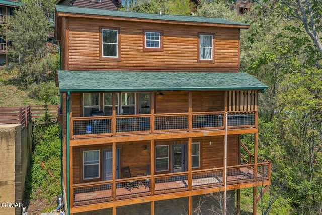 634 Stockton Drive, Sevierville, TN 37876