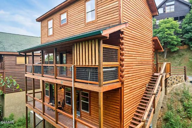 634 Stockton Drive, Sevierville, TN 37876