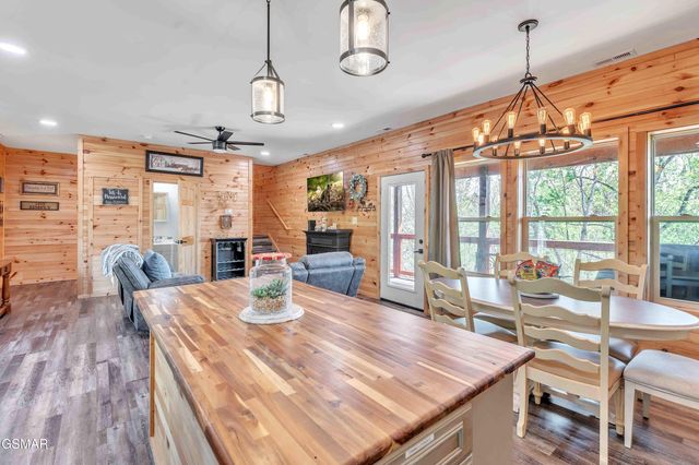 634 Stockton Drive, Sevierville, TN 37876