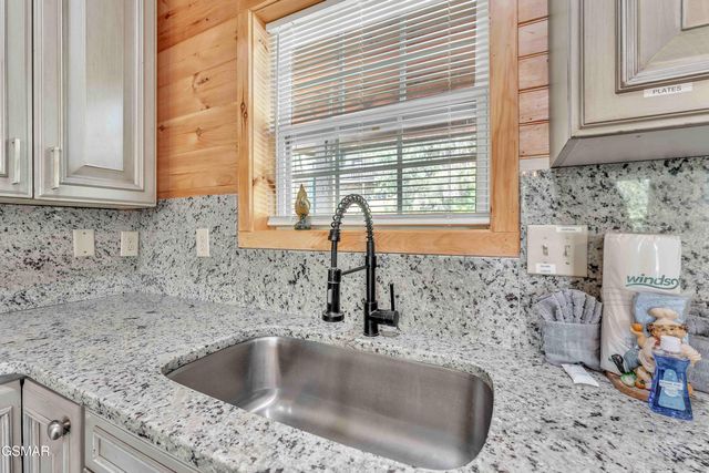 634 Stockton Drive, Sevierville, TN 37876