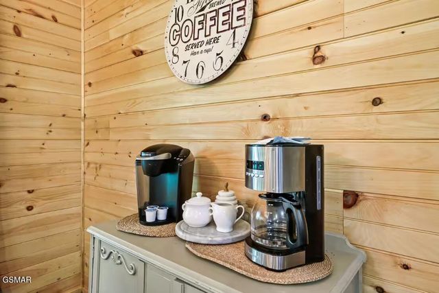 634 Stockton Drive, Sevierville, TN 37876