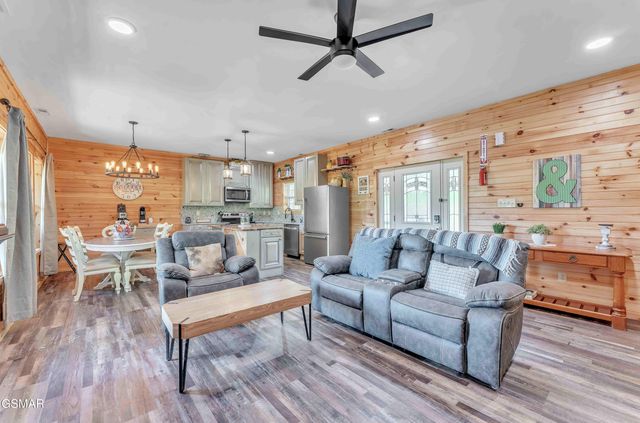 634 Stockton Drive, Sevierville, TN 37876