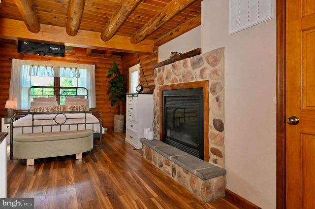 8051 OLD RECEIVER RD, Frederick, MD 21702