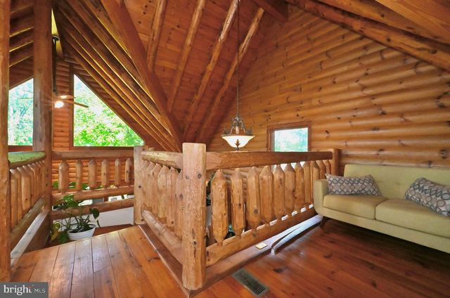 8051 OLD RECEIVER RD, Frederick, MD 21702