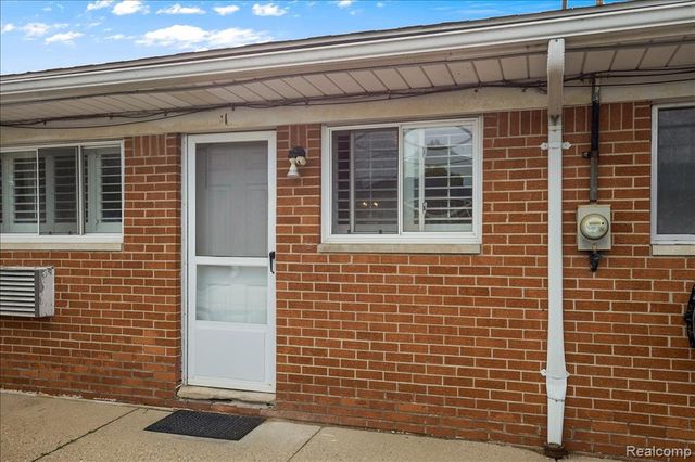 22444 Kelly Road 11, Eastpointe, MI 48021