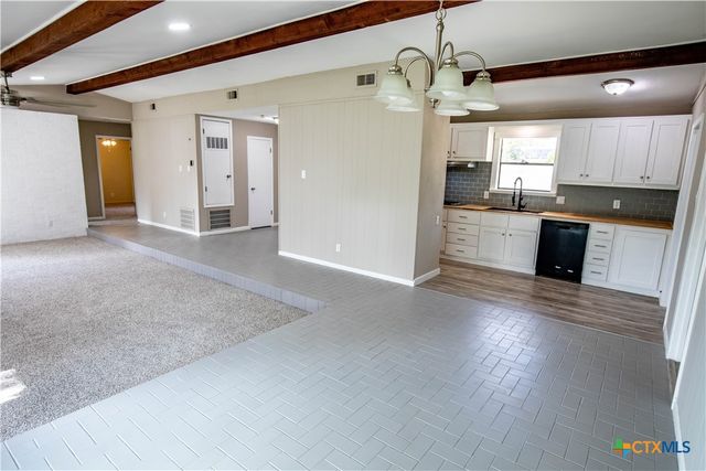 613 W Oak Street, Goliad, TX 77963