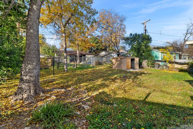 131 Savannah Dr, San Antonio, TX 78213