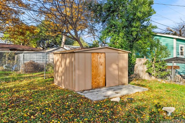 131 Savannah Dr, San Antonio, TX 78213