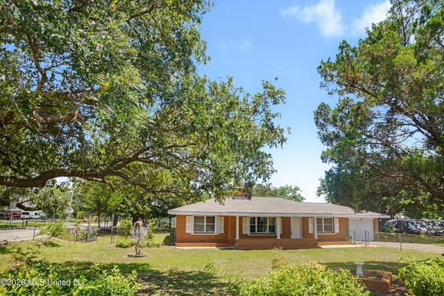 805 Bouslog Street, Bay Saint Louis, MS 39520
