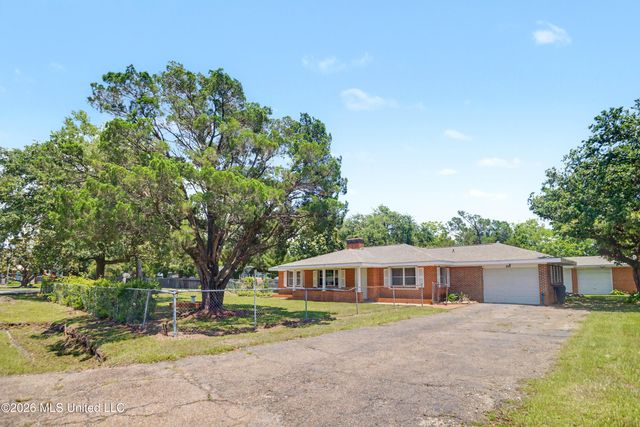 805 Bouslog Street, Bay Saint Louis, MS 39520