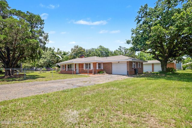 805 Bouslog Street, Bay Saint Louis, MS 39520