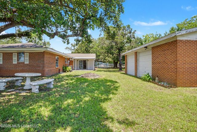 805 Bouslog Street, Bay Saint Louis, MS 39520