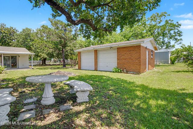 805 Bouslog Street, Bay Saint Louis, MS 39520