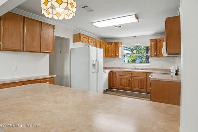 805 Bouslog Street, Bay Saint Louis, MS 39520