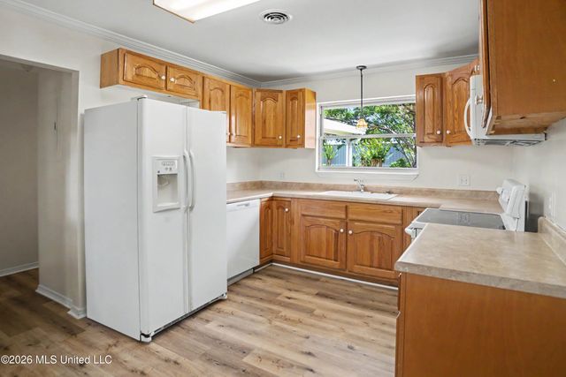 805 Bouslog Street, Bay Saint Louis, MS 39520
