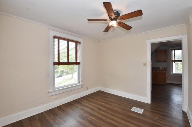 2218 E Eden PLACE, Saint Francis, WI 53235