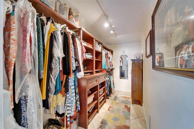 1710 NEW BEDFORD DRIVE, Sun City Center, FL 33573