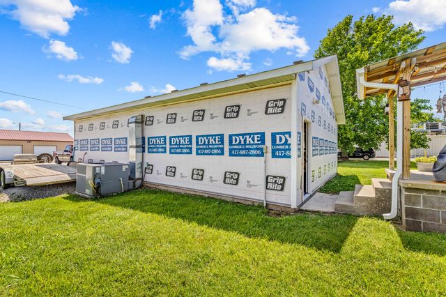 208 E Washington Street, Pierce City, MO 65723