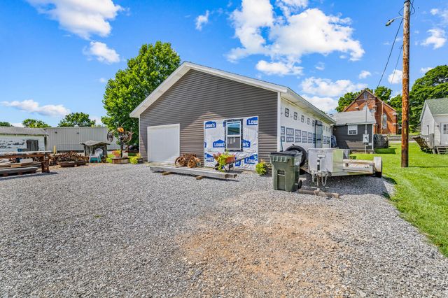 208 E Washington Street, Pierce City, MO 65723