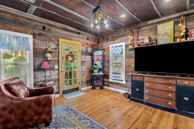 208 E Washington Street, Pierce City, MO 65723