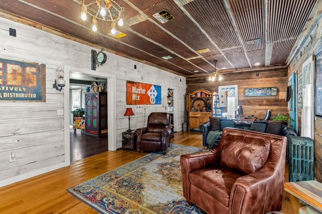 208 E Washington Street, Pierce City, MO 65723