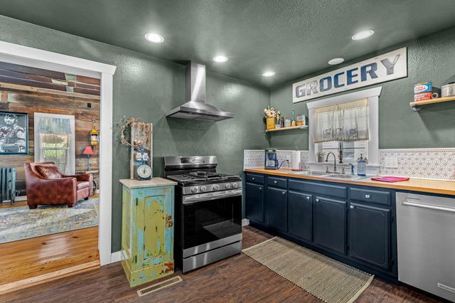 208 E Washington Street, Pierce City, MO 65723