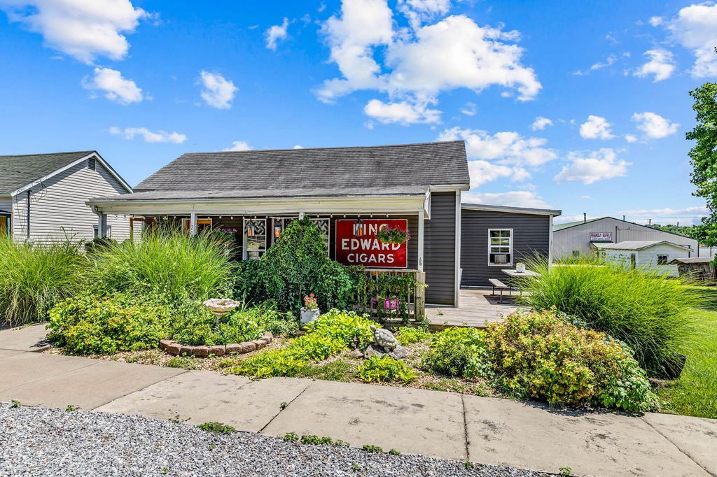 208 E Washington Street, Pierce City, MO 65723