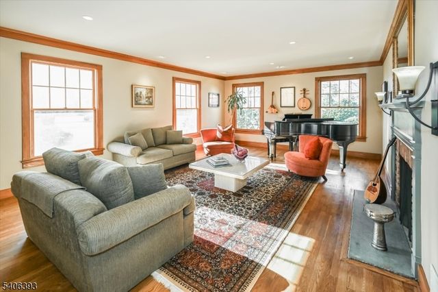 65 Plymouth Rd, Glen Rock Boro, NJ 07452