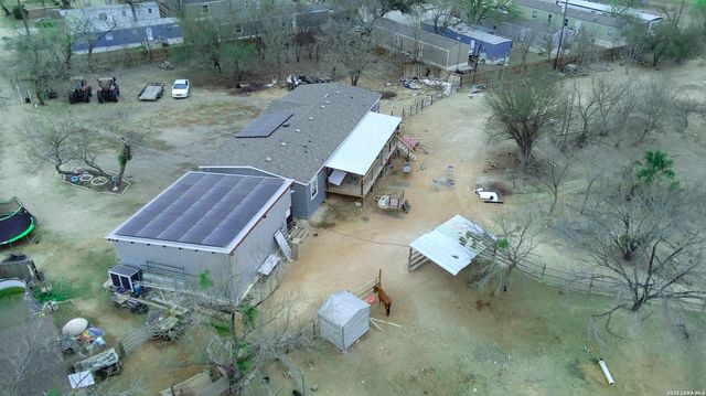 114 4th, Natalia, TX 78059