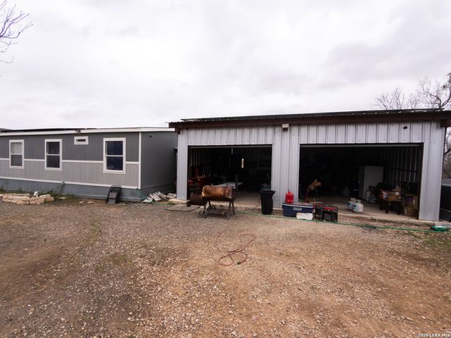 114 4th, Natalia, TX 78059