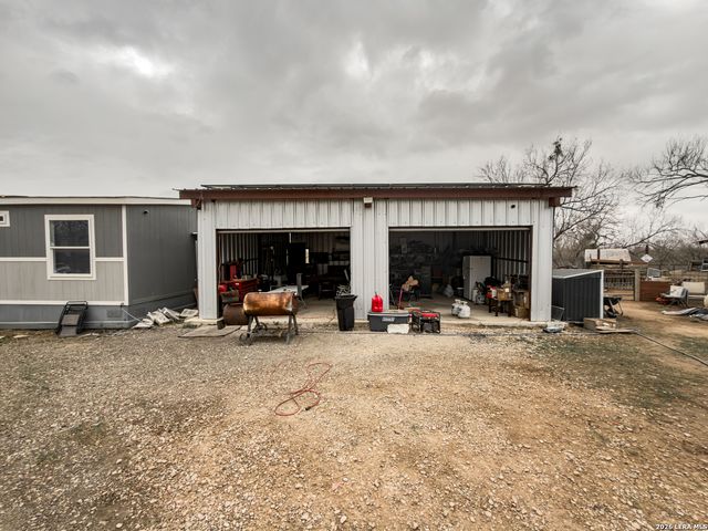 114 4th, Natalia, TX 78059