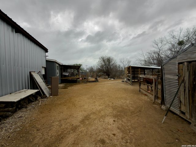 114 4th, Natalia, TX 78059