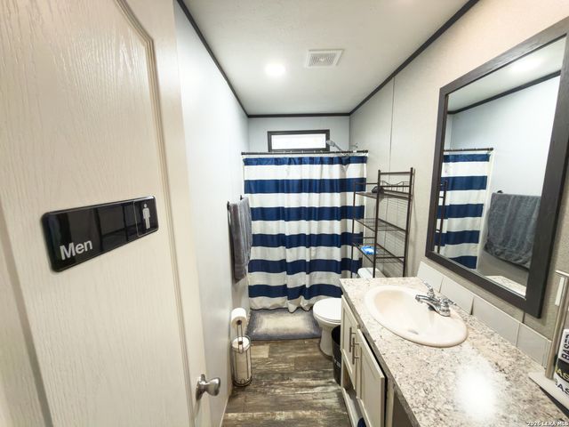 114 4th, Natalia, TX 78059