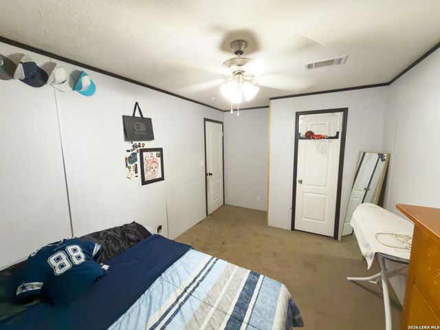 114 4th, Natalia, TX 78059