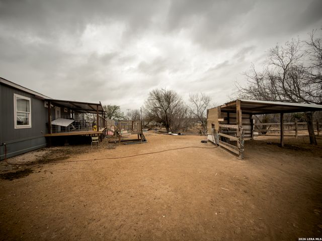 114 4th, Natalia, TX 78059