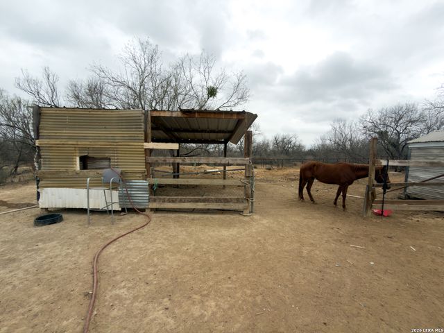 114 4th, Natalia, TX 78059