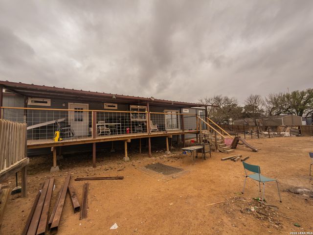 114 4th, Natalia, TX 78059