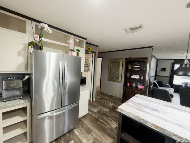 114 4th, Natalia, TX 78059