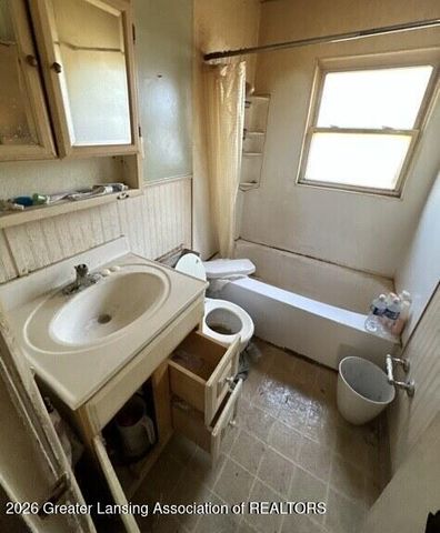 4731 Palmer Street, Lansing, MI 48910