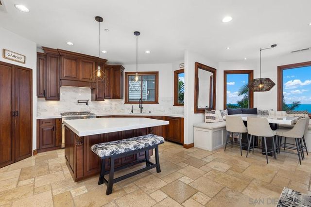 1554 Summit Avenue, Cardiff By The Sea, CA 92007