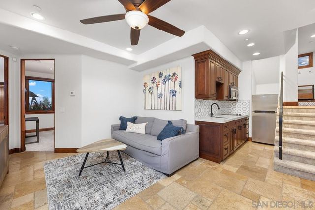 1554 Summit Avenue, Cardiff By The Sea, CA 92007