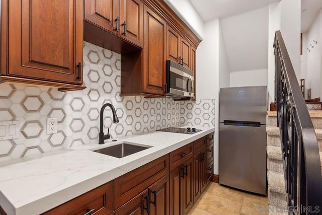 1554 Summit Avenue, Cardiff By The Sea, CA 92007