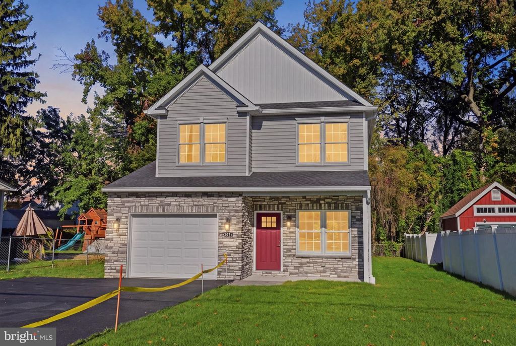 2074 NEW YORK AVE, Bensalem, PA 19020