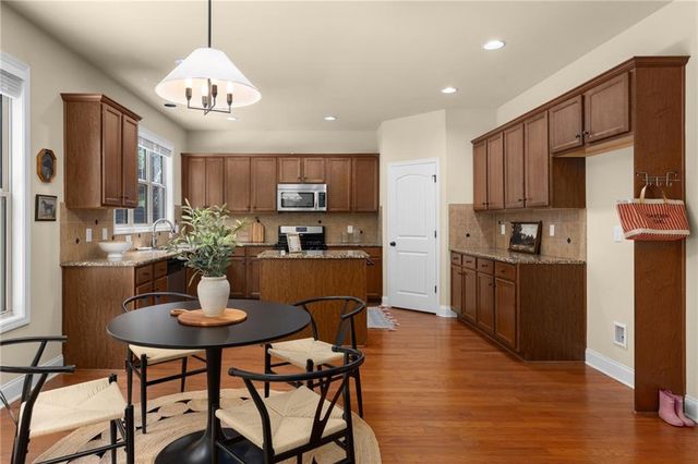 1075 Crescent Ridge Drive, Buford, GA 30518