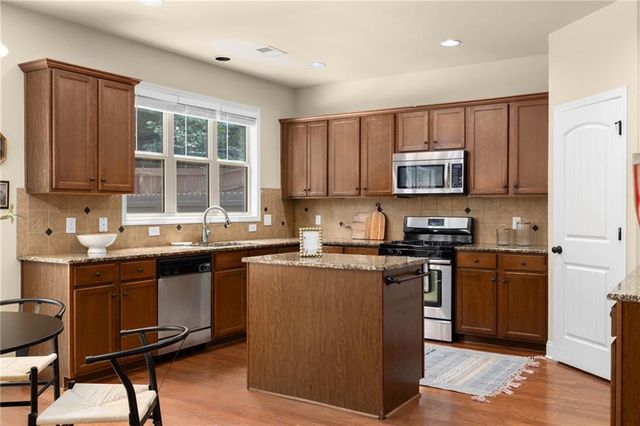 1075 Crescent Ridge Drive, Buford, GA 30518