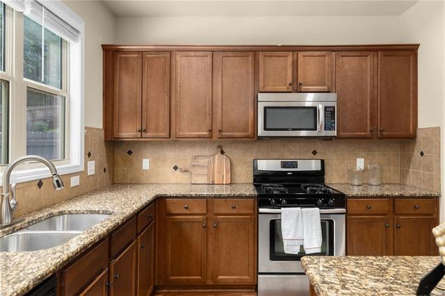 1075 Crescent Ridge Drive, Buford, GA 30518