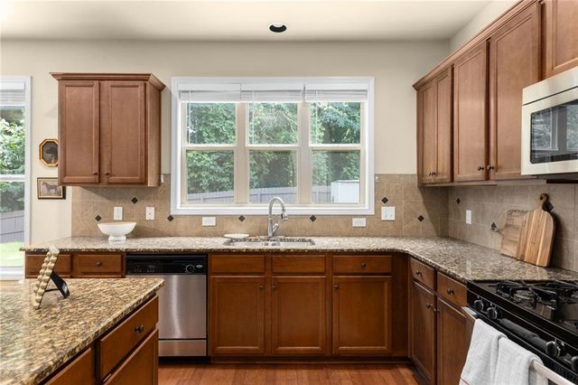 1075 Crescent Ridge Drive, Buford, GA 30518