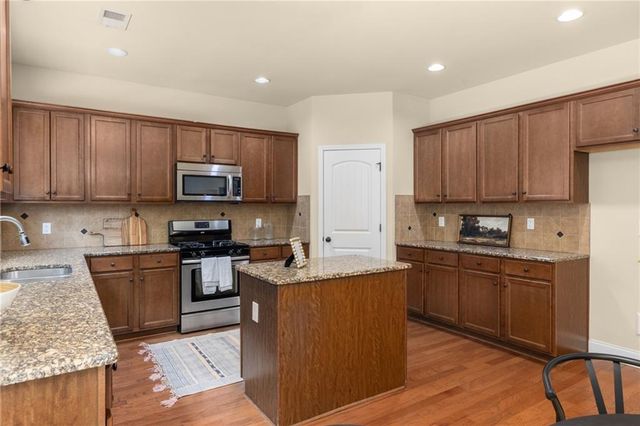 1075 Crescent Ridge Drive, Buford, GA 30518