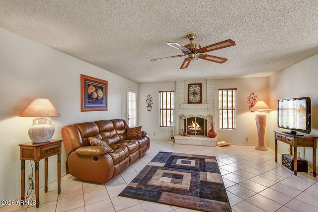 9821 W BEHREND Drive, Peoria, AZ 85382