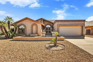 9821 W BEHREND Drive, Peoria, AZ 85382